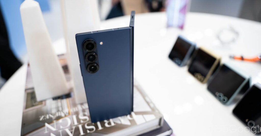 Samsung Révolutionne le Galaxy Z Fold 7 avec une Mise à Niveau de Charnière Pliable Révolutionnaire !